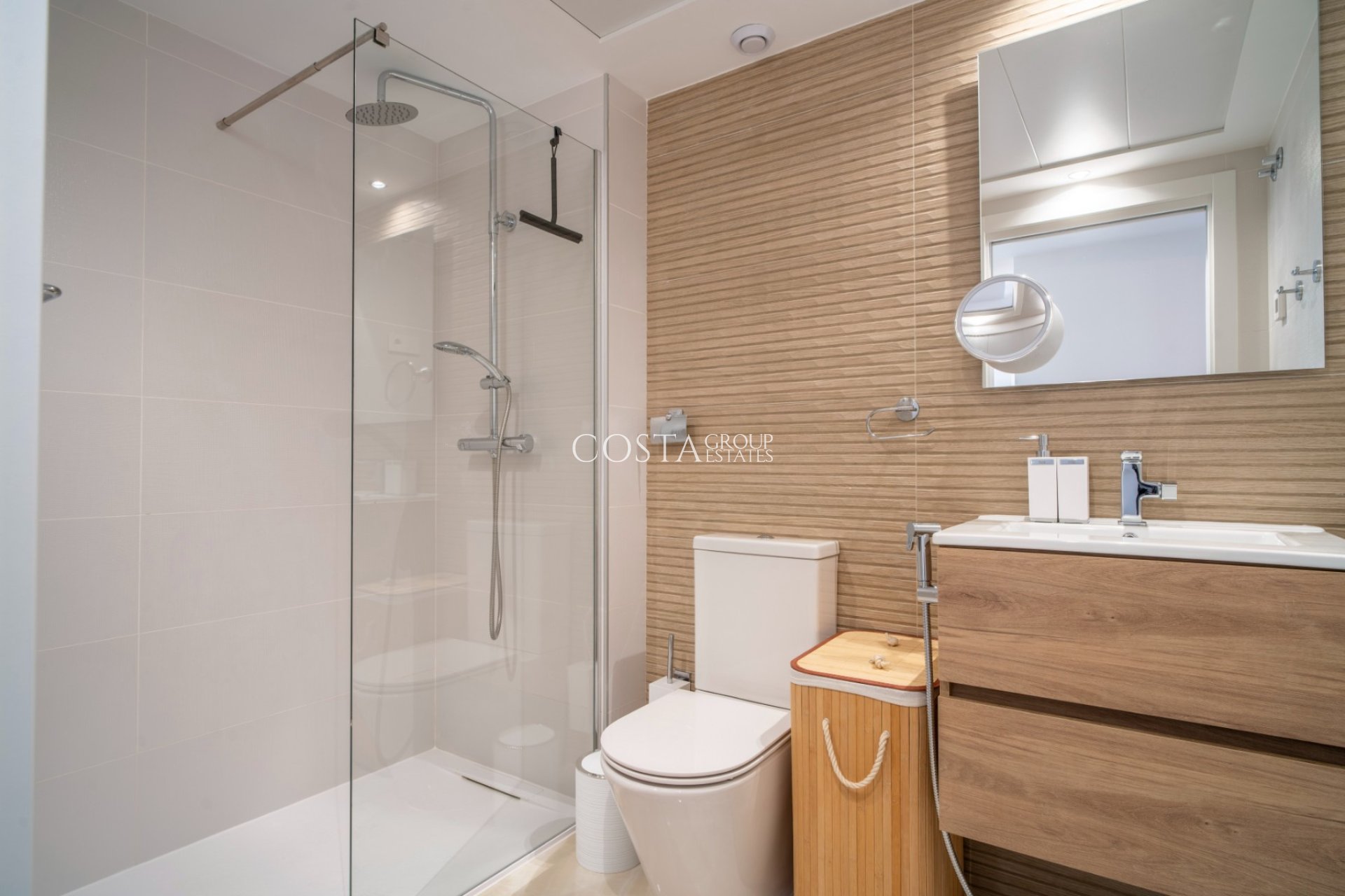 Odsprzedaż - Apartments -
Torrevieja - Punta Prima