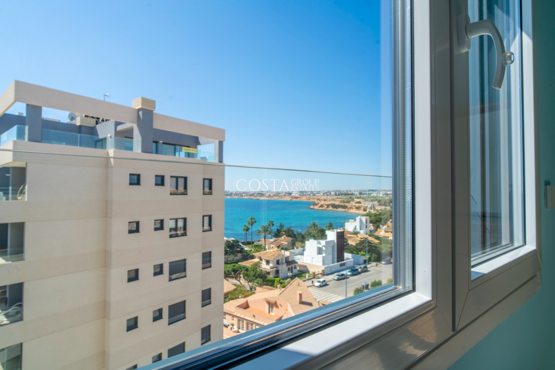 Odsprzedaż - Apartments -
Torrevieja - Punta Prima