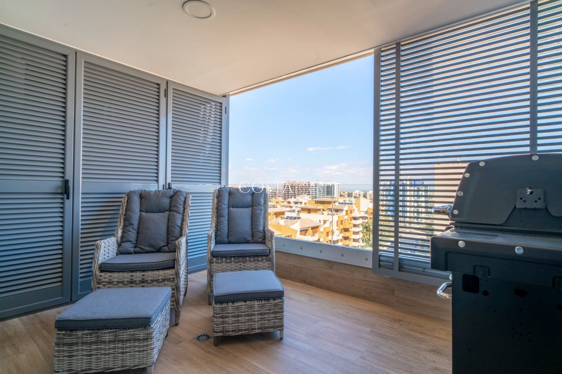 Odsprzedaż - Apartments -
Torrevieja - Punta Prima