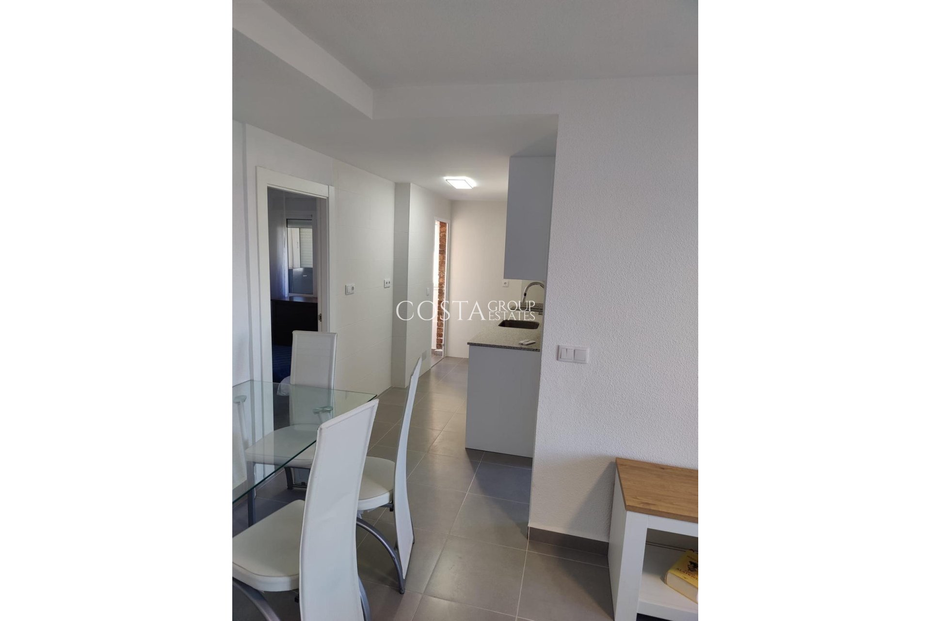 Odsprzedaż - Apartments -
Torrevieja - Torrevieja Centro