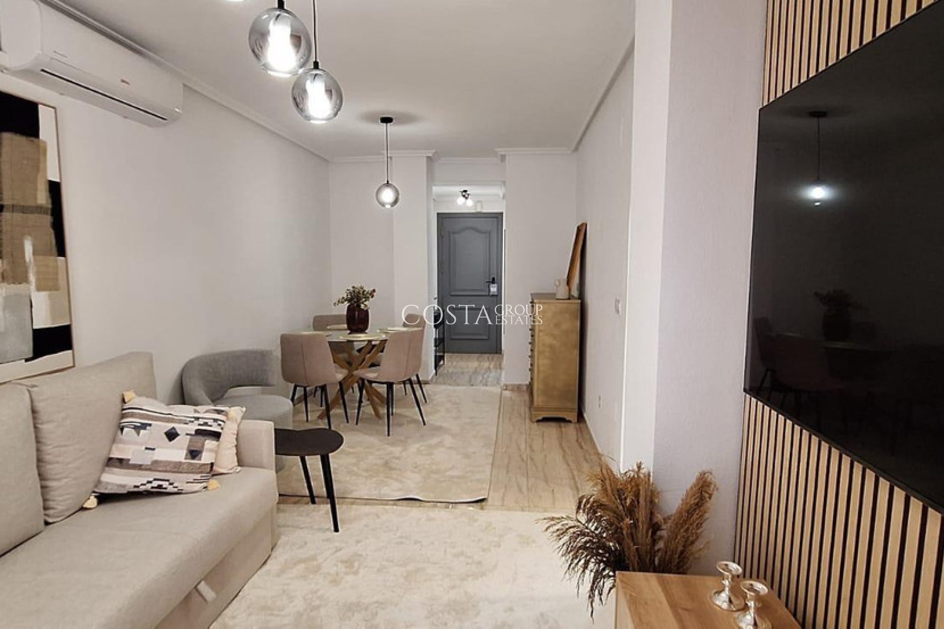 Odsprzedaż - Apartments -
Torrevieja - Torrevieja Centro