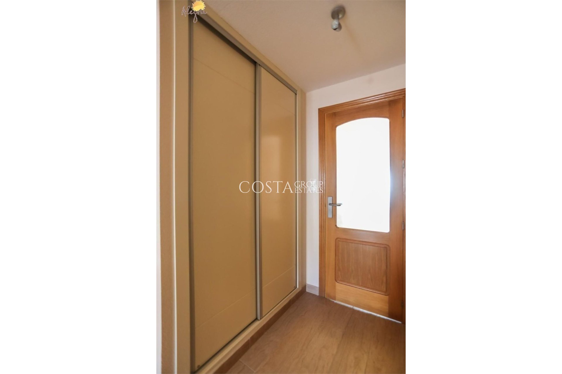 Odsprzedaż - Apartments -
Torrevieja - Torrevieja Centro