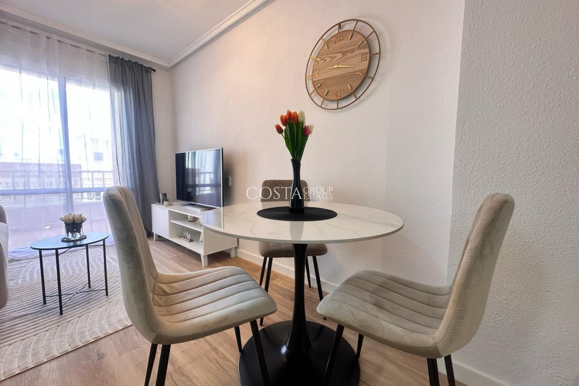 Odsprzedaż - Apartments -
Torrevieja - Torrevieja Centro