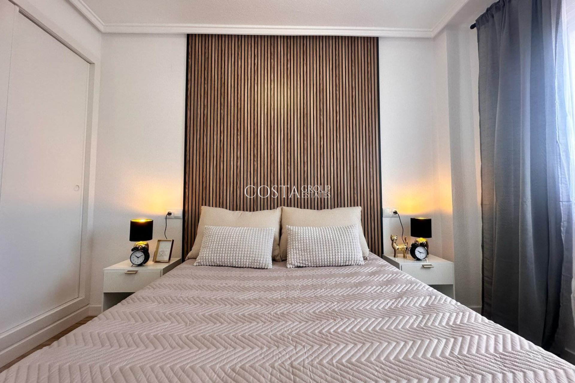 Odsprzedaż - Apartments -
Torrevieja - Torrevieja Centro