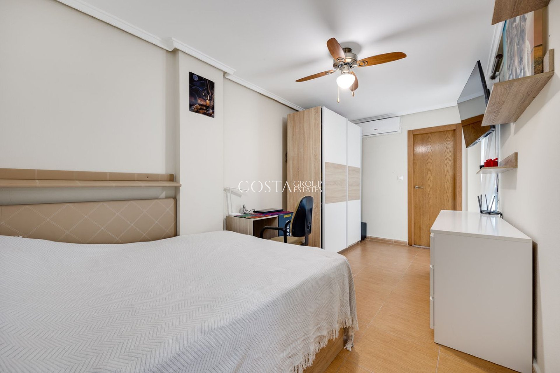 Odsprzedaż - Apartments -
Torrevieja - Torrevieja Centro