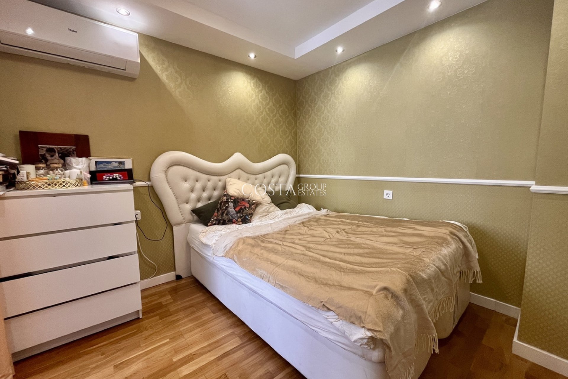 Odsprzedaż - Apartments -
Torrevieja - Torrevieja Centro