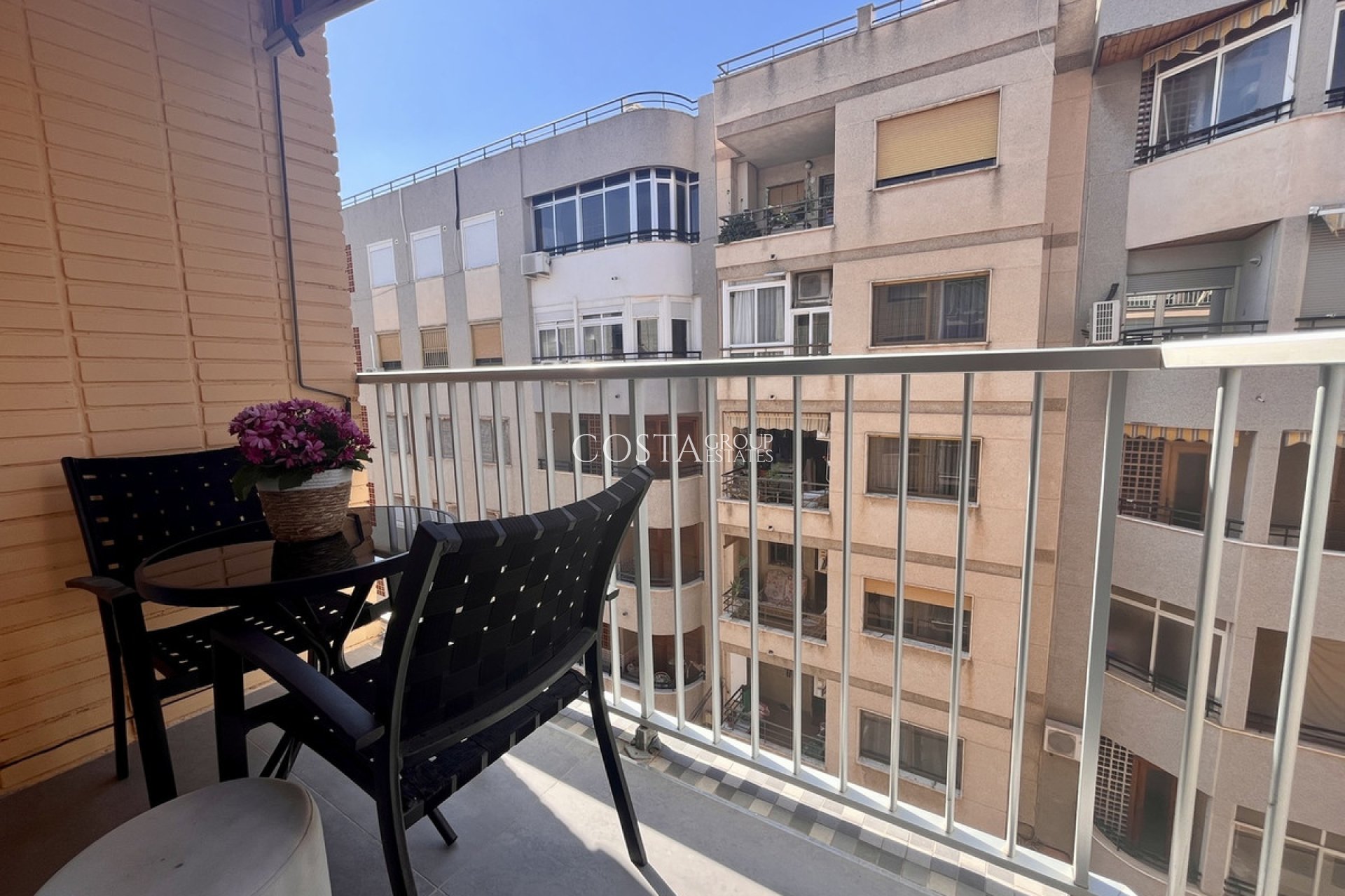 Odsprzedaż - Apartments -
Torrevieja - Torrevieja Centro