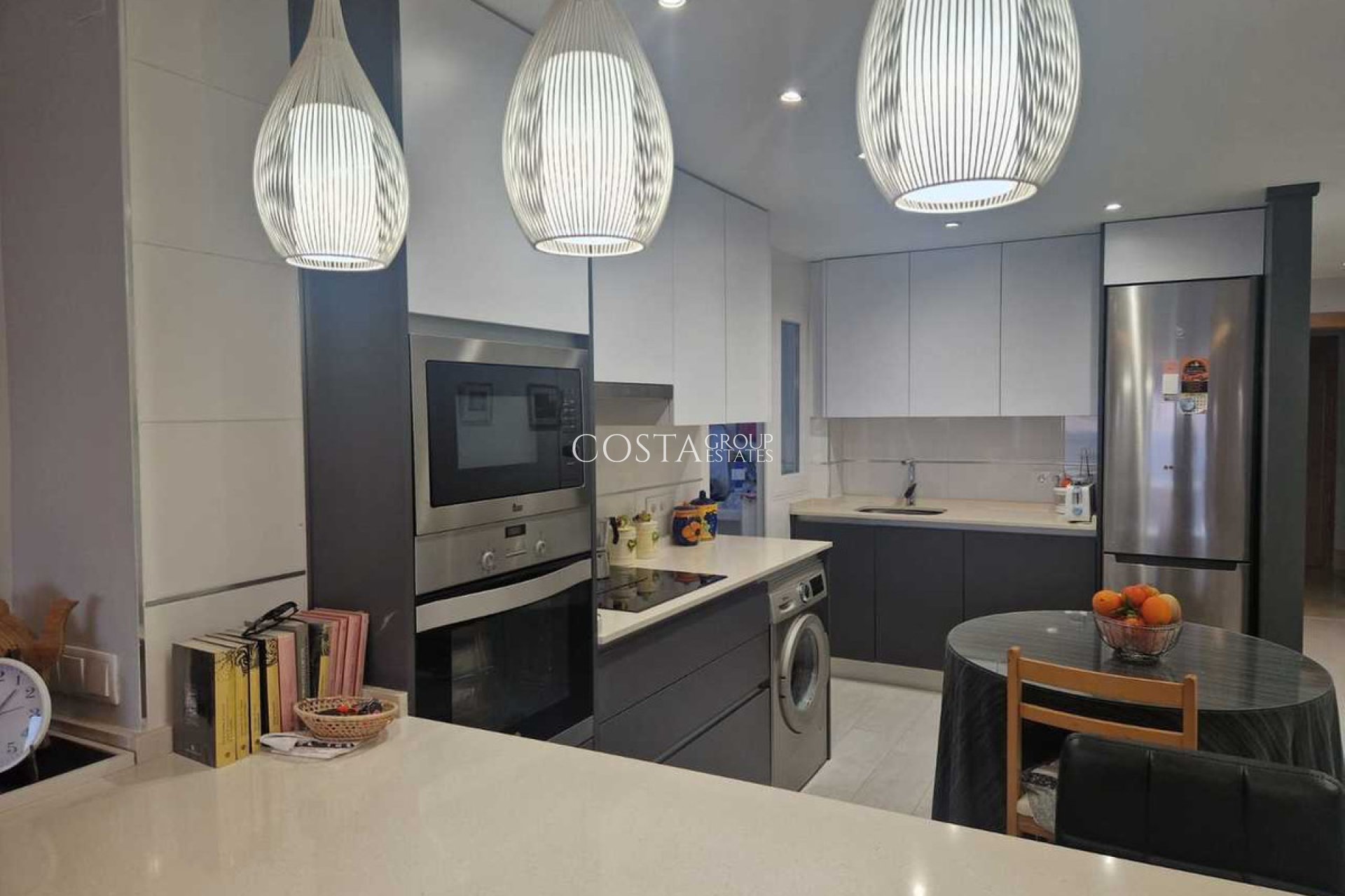 Odsprzedaż - Apartments -
Torrevieja - Torrevieja Centro