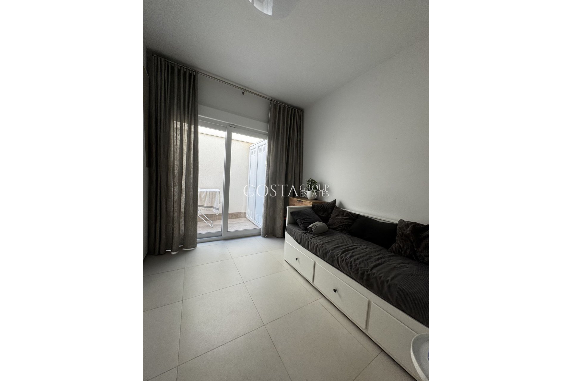 Odsprzedaż - Apartments -
Torrevieja - Torrevieja Centro