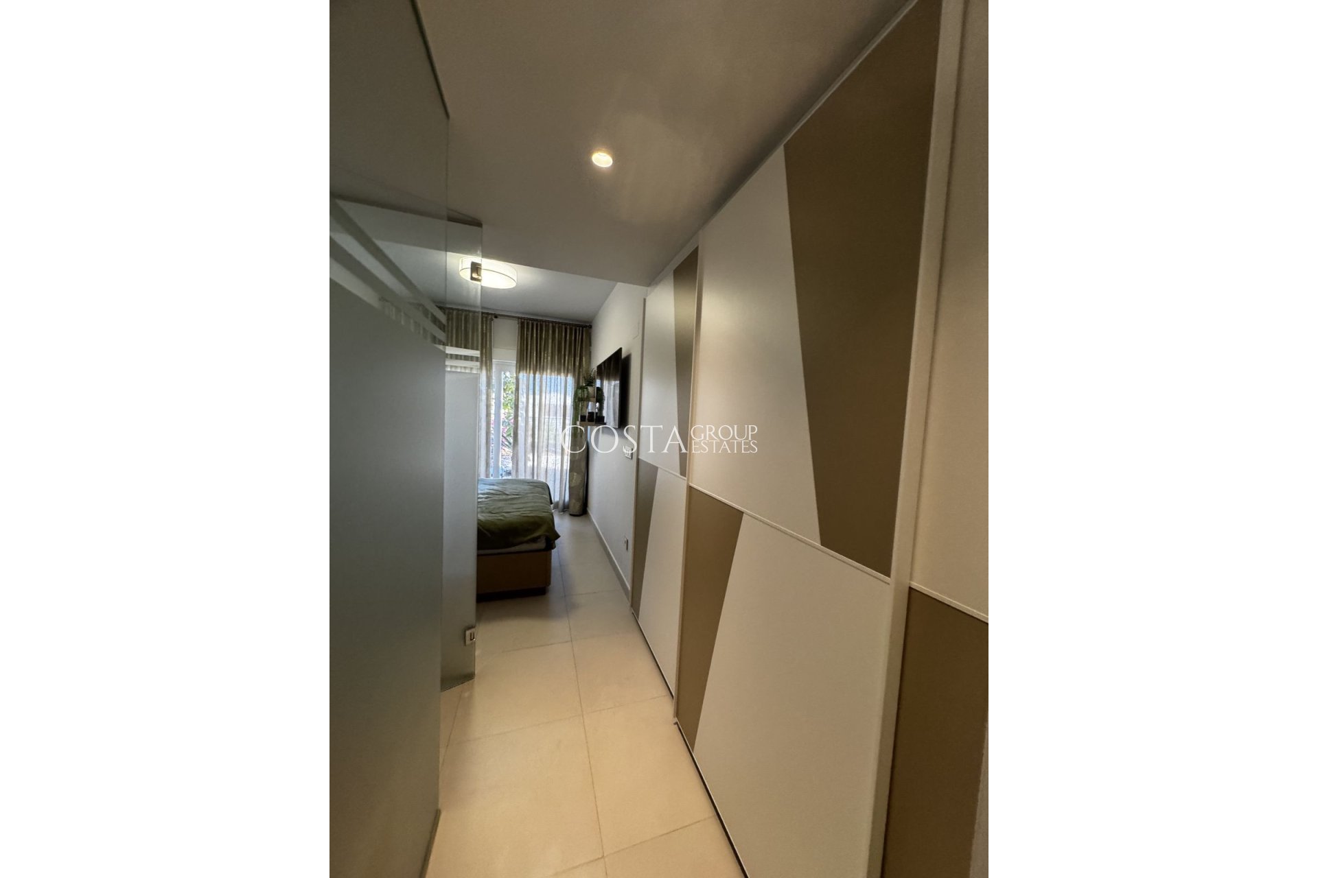 Odsprzedaż - Apartments -
Torrevieja - Torrevieja Centro