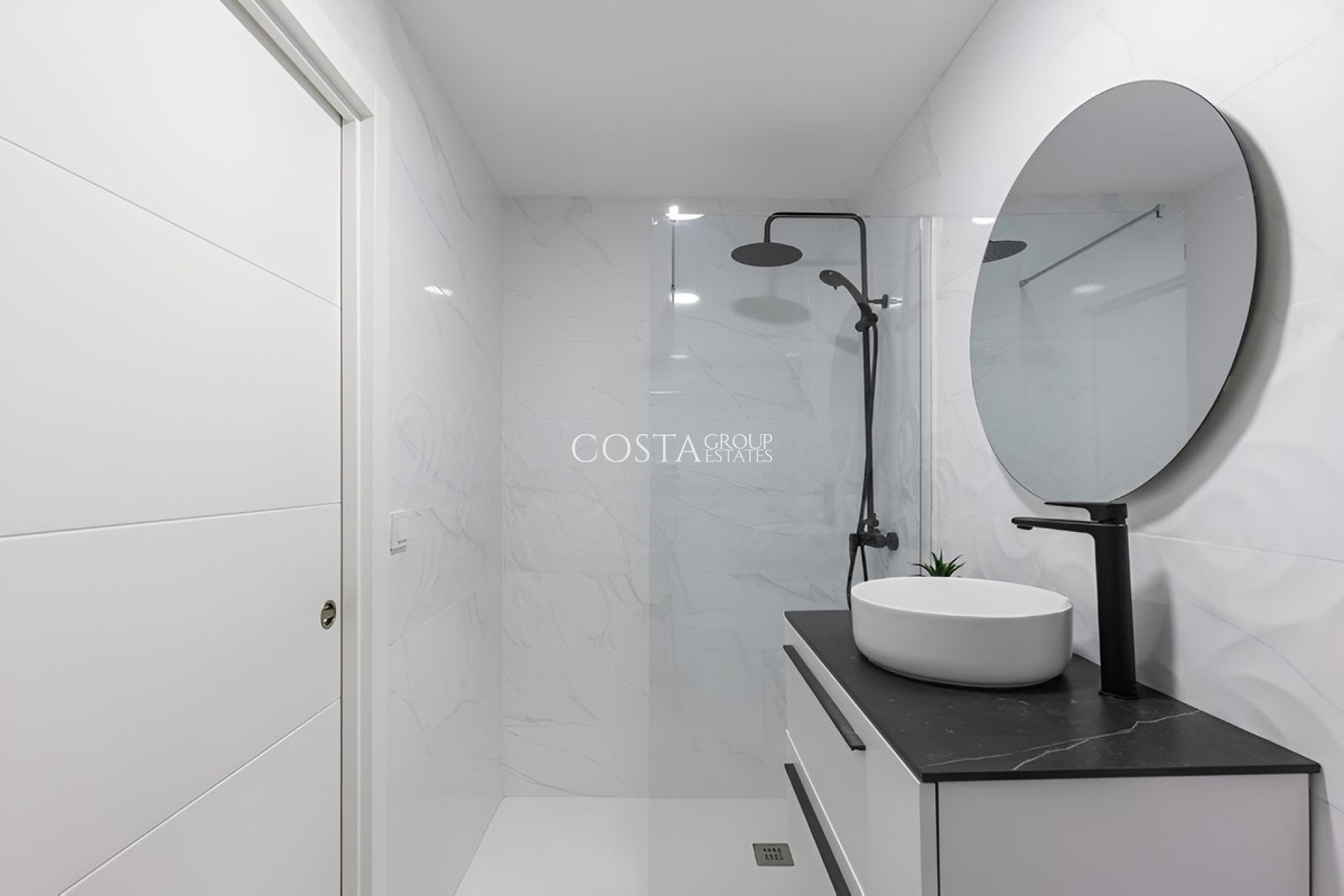 Odsprzedaż - Apartments -
Torrevieja - Torrevieja Centro