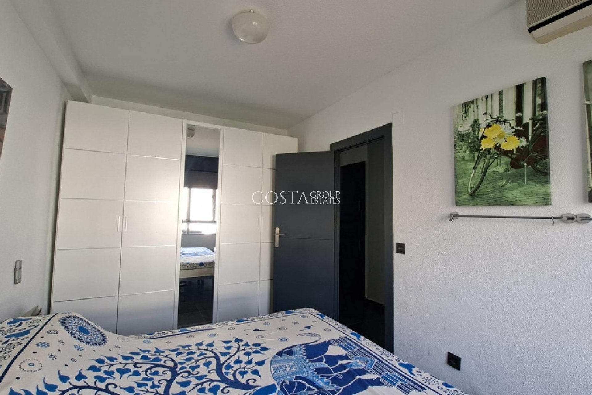 Odsprzedaż - Apartments -
Torrevieja - Torrevieja Centro