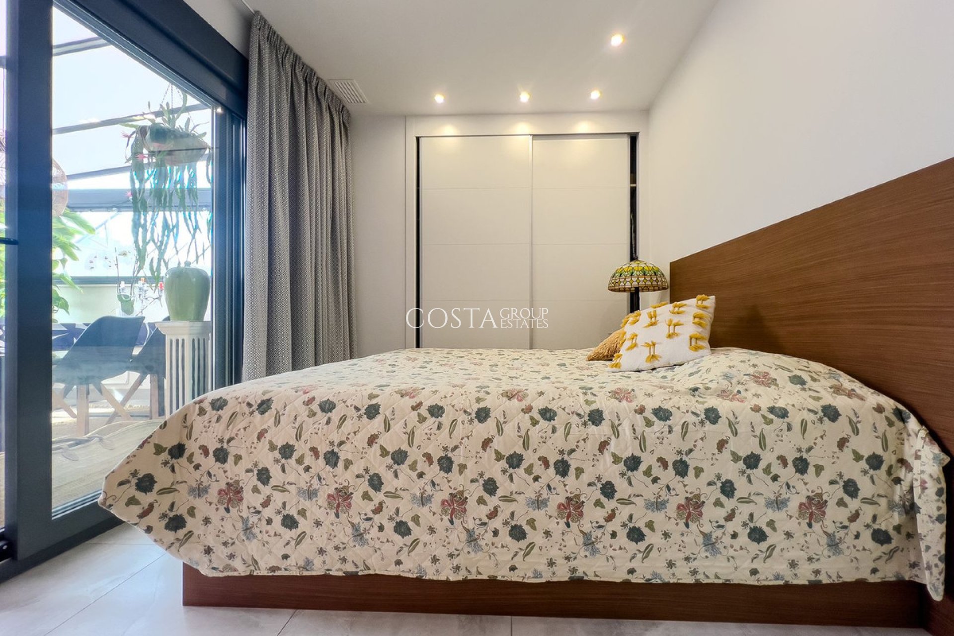 Odsprzedaż - Apartments -
Torrevieja - Torrevieja Centro