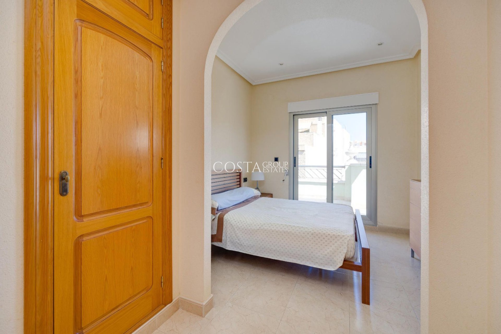 Odsprzedaż - Apartments -
Torrevieja - Torrevieja Centro