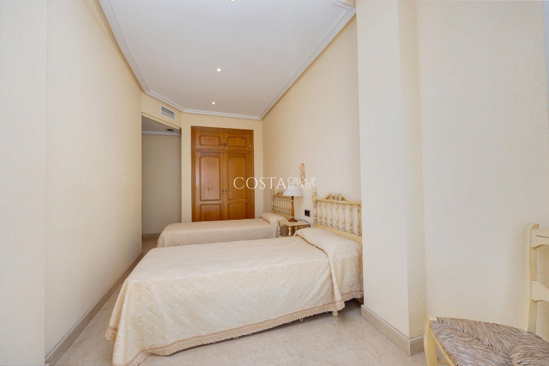 Odsprzedaż - Apartments -
Torrevieja - Torrevieja Centro