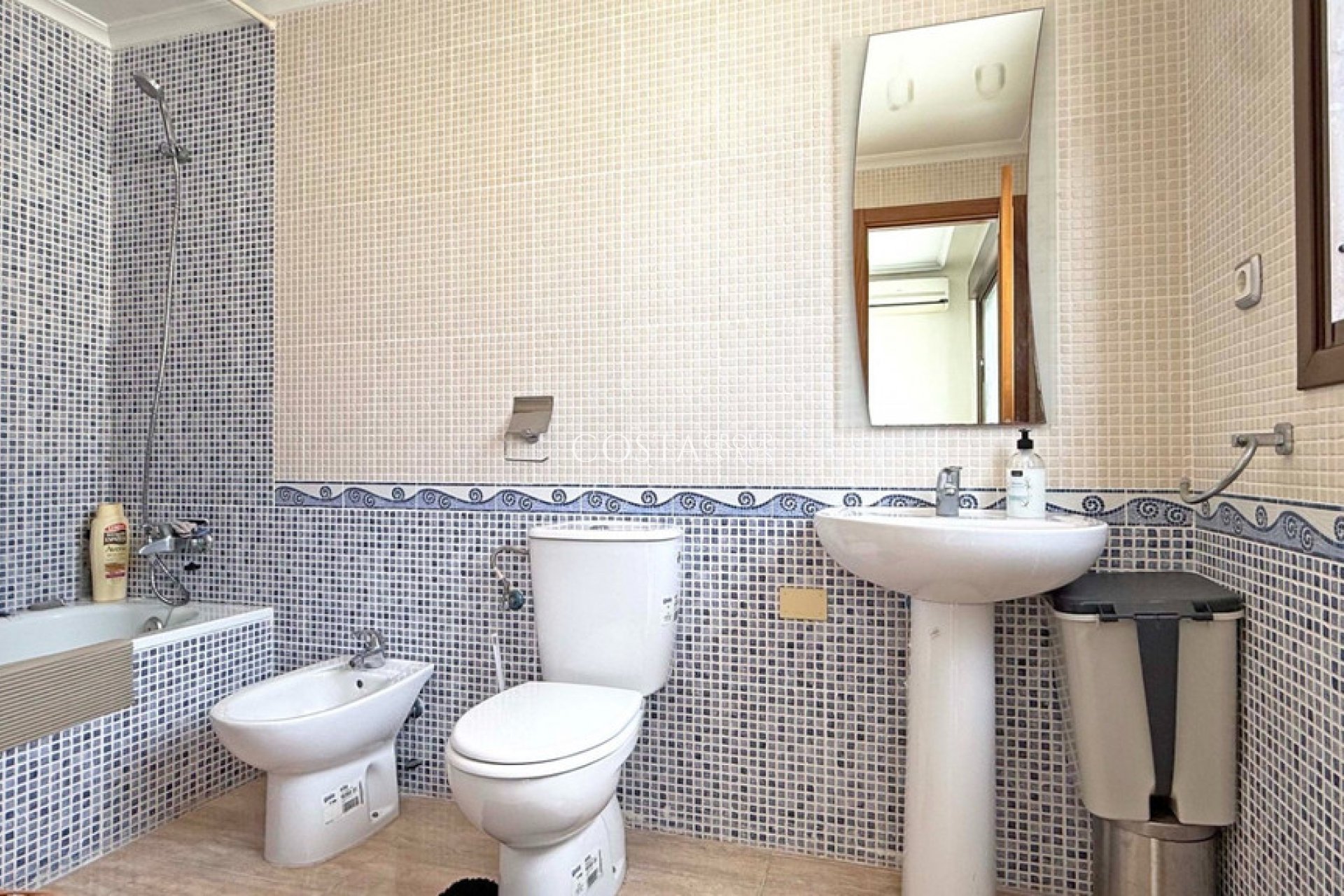 Odsprzedaż - Apartments -
Torrevieja - Torrevieja Centro