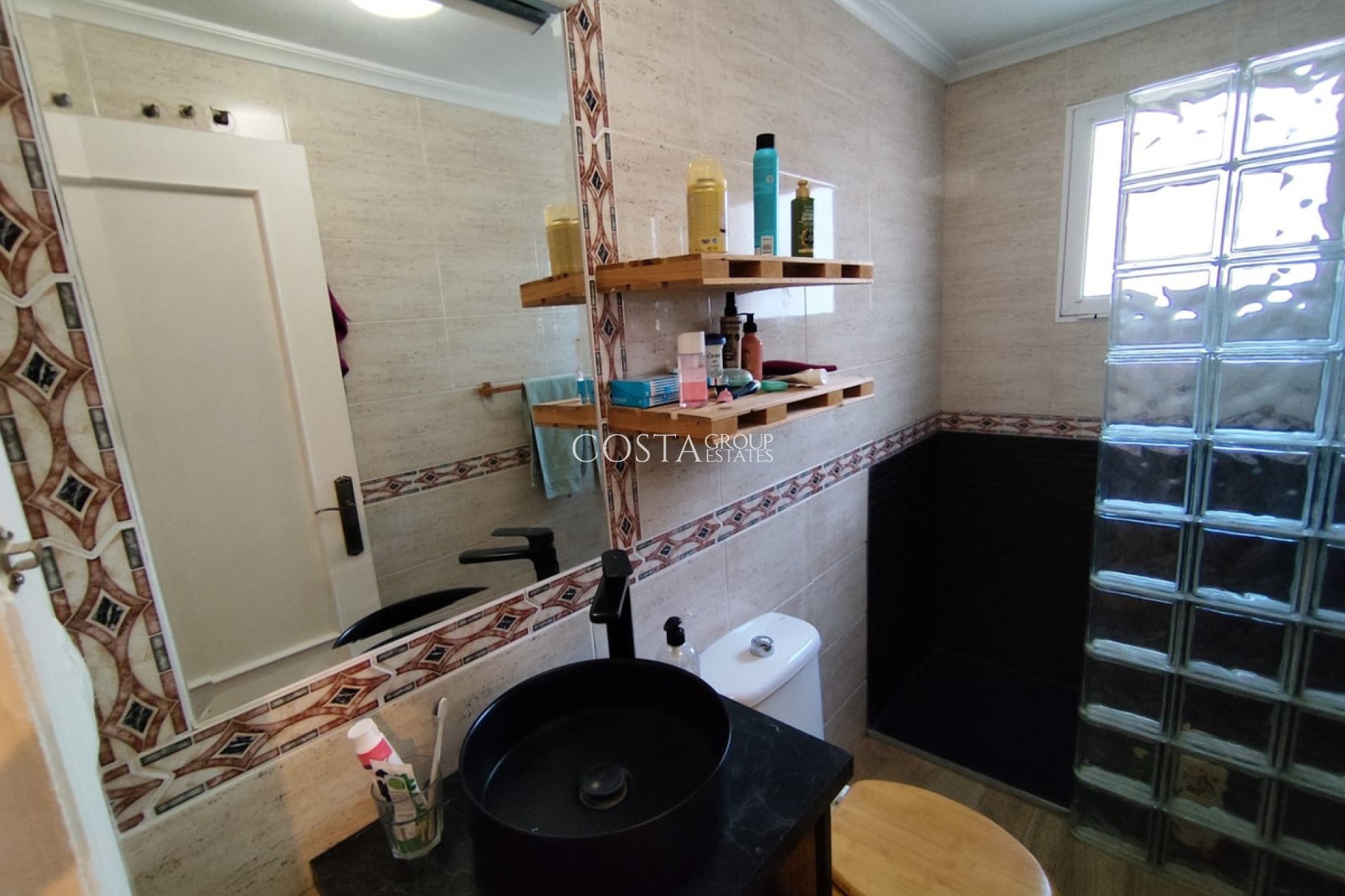 Odsprzedaż - Apartments -
Torrevieja - Torrevieja Centro