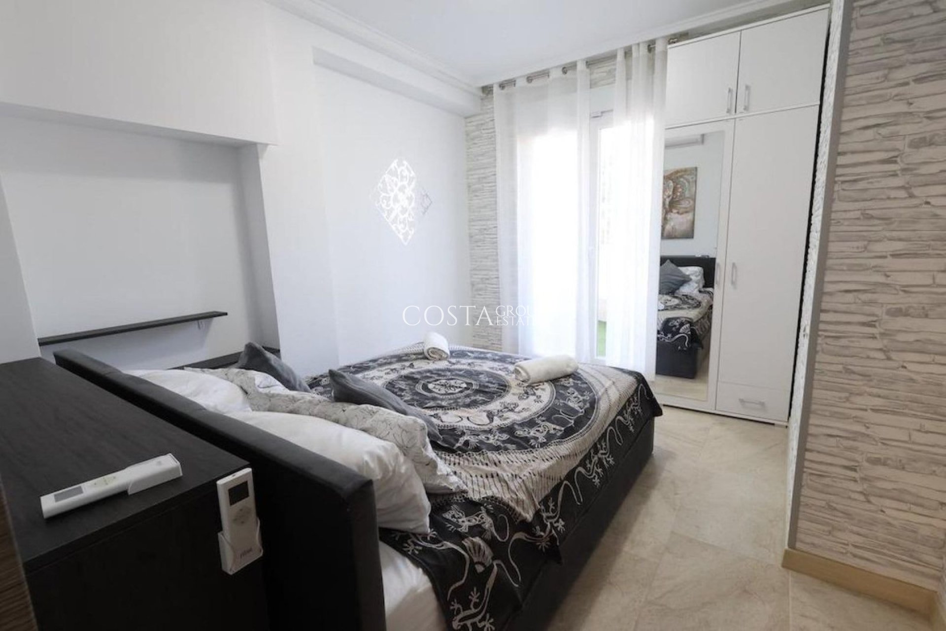 Odsprzedaż - Apartments -
Torrevieja - Torrevieja Centro