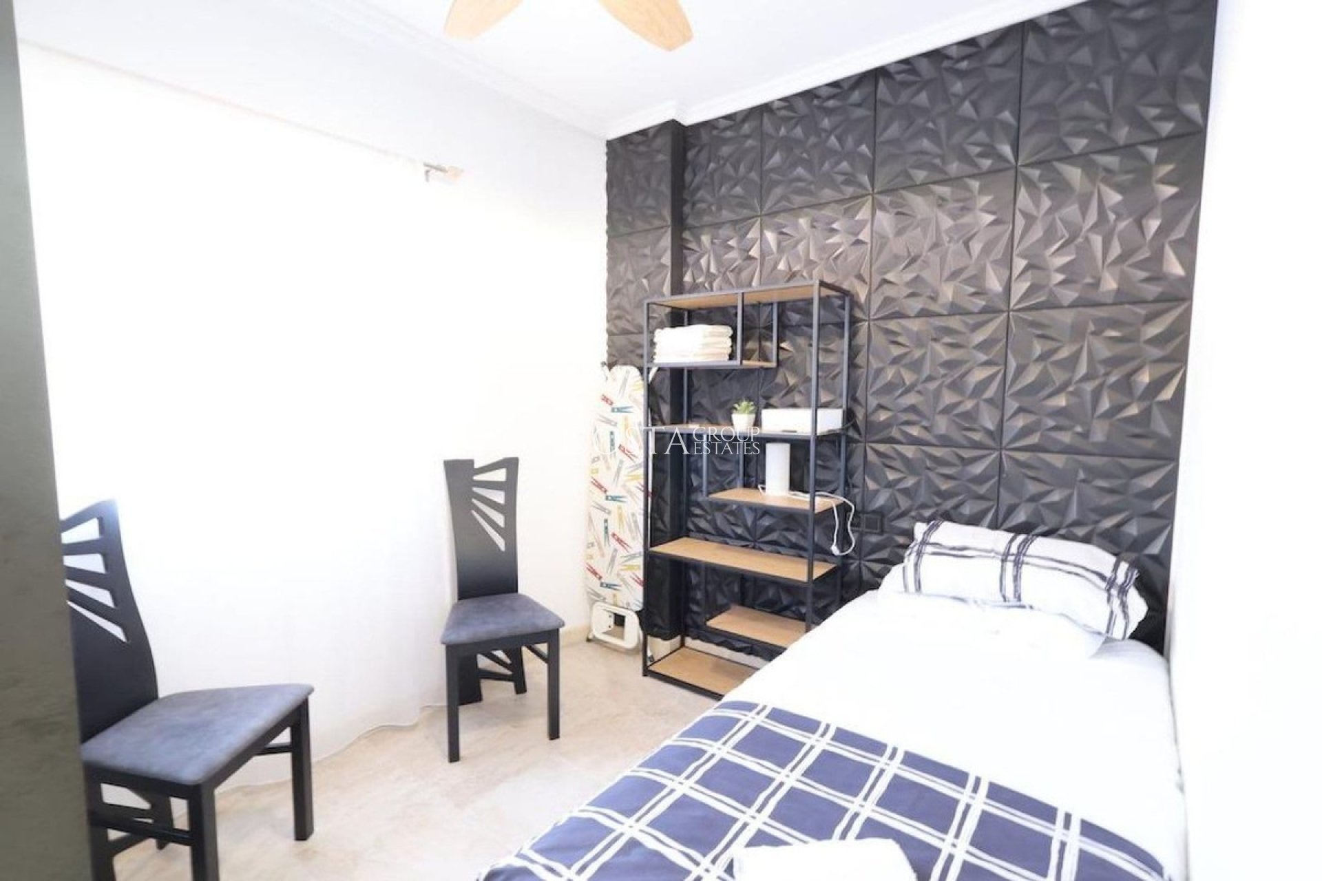 Odsprzedaż - Apartments -
Torrevieja - Torrevieja Centro