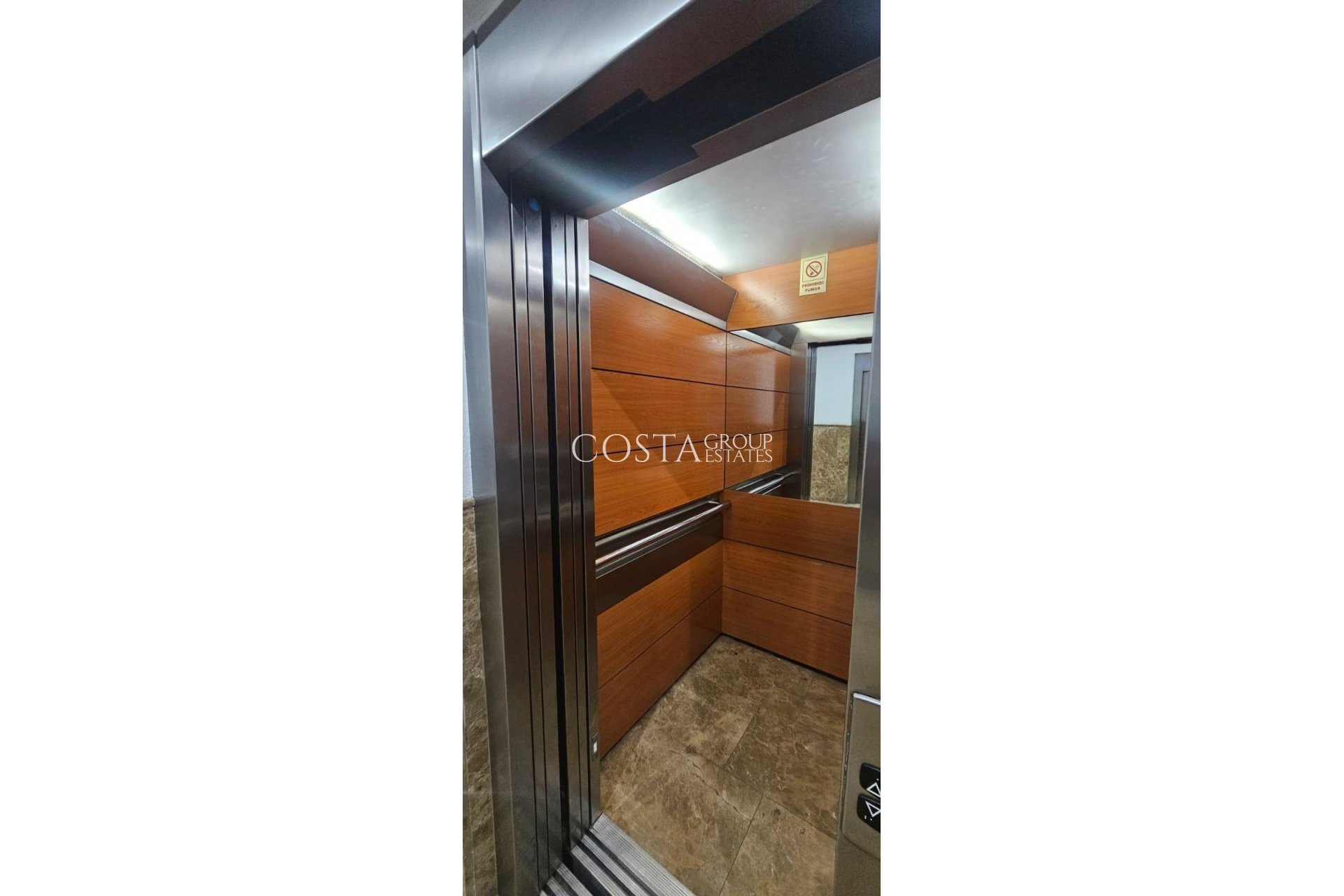 Odsprzedaż - Apartments -
Torrevieja - Torrevieja Centro