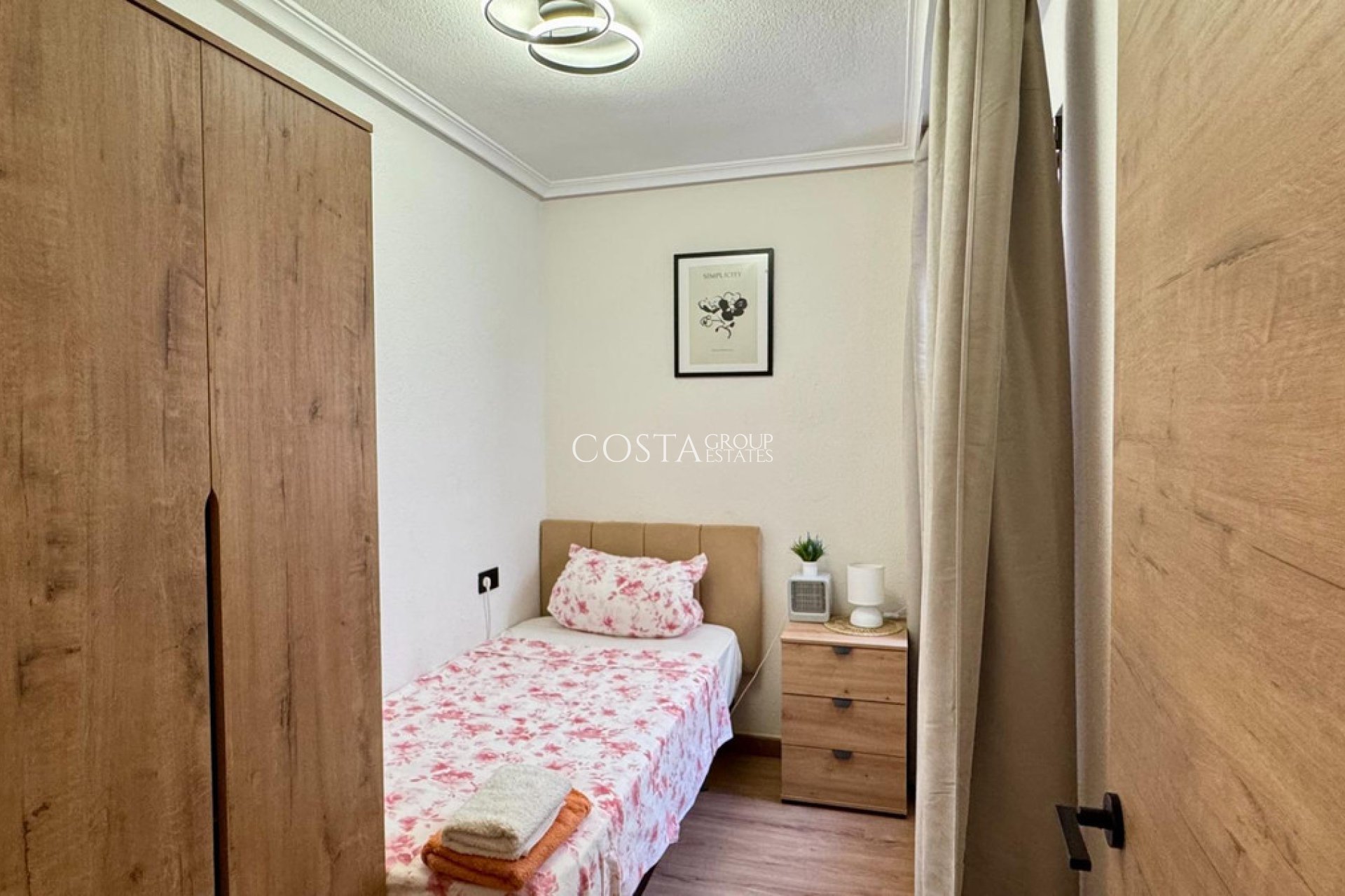 Odsprzedaż - Apartments -
Torrevieja - Torrevieja Centro