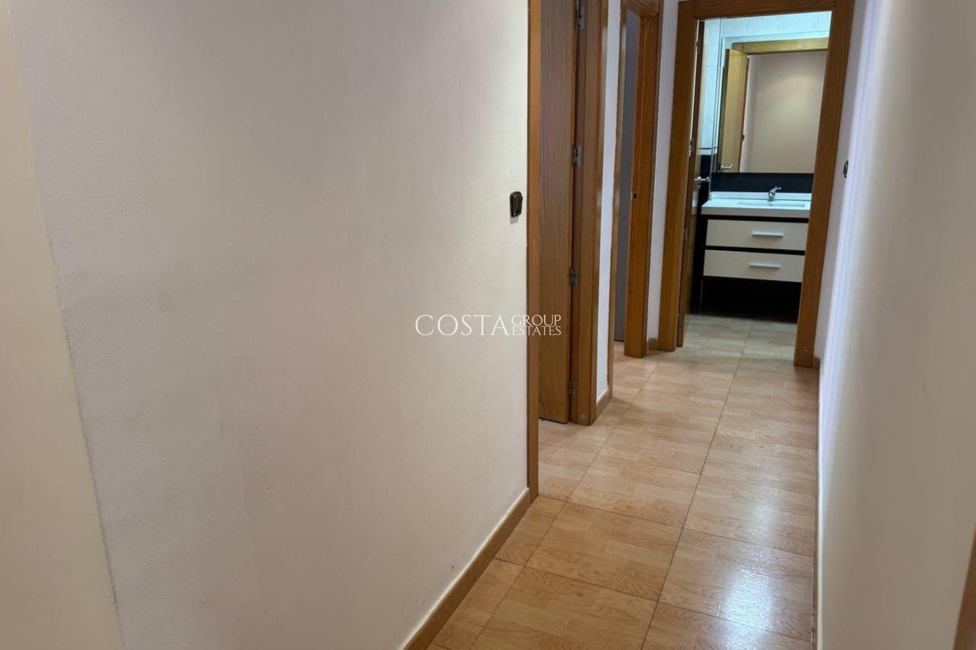 Odsprzedaż - Apartments -
Torrevieja - Torrevieja Centro