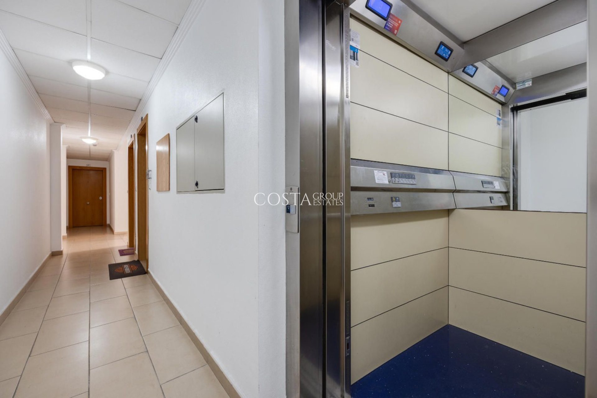 Odsprzedaż - Apartments -
Torrevieja - Torrevieja Centro