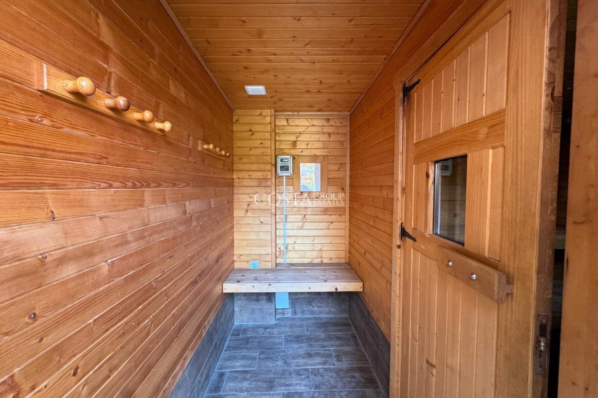 Odsprzedaż - Apartments -
Torrevieja - Torrevieja Centro