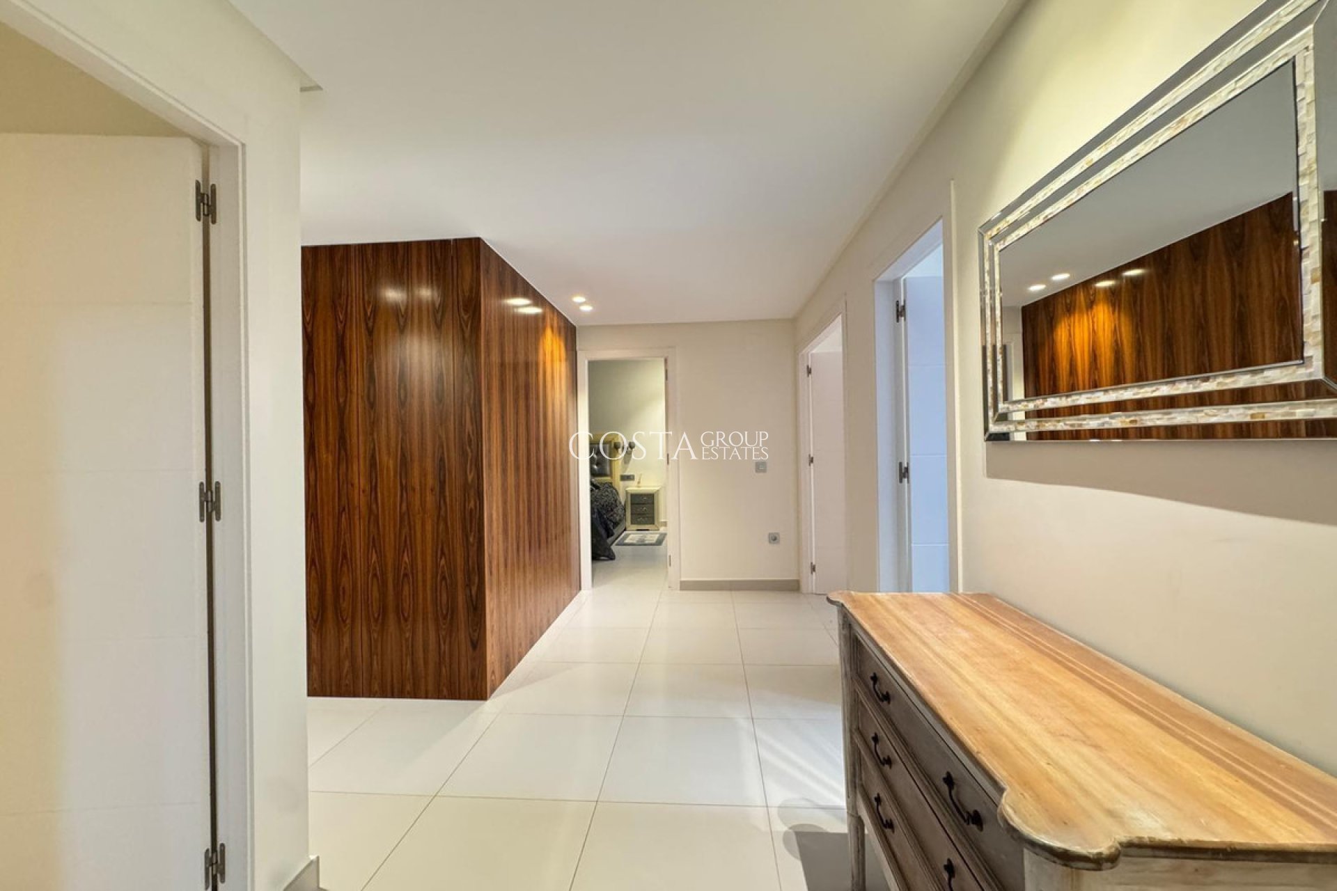 Odsprzedaż - Apartments -
Torrevieja - Torrevieja Centro