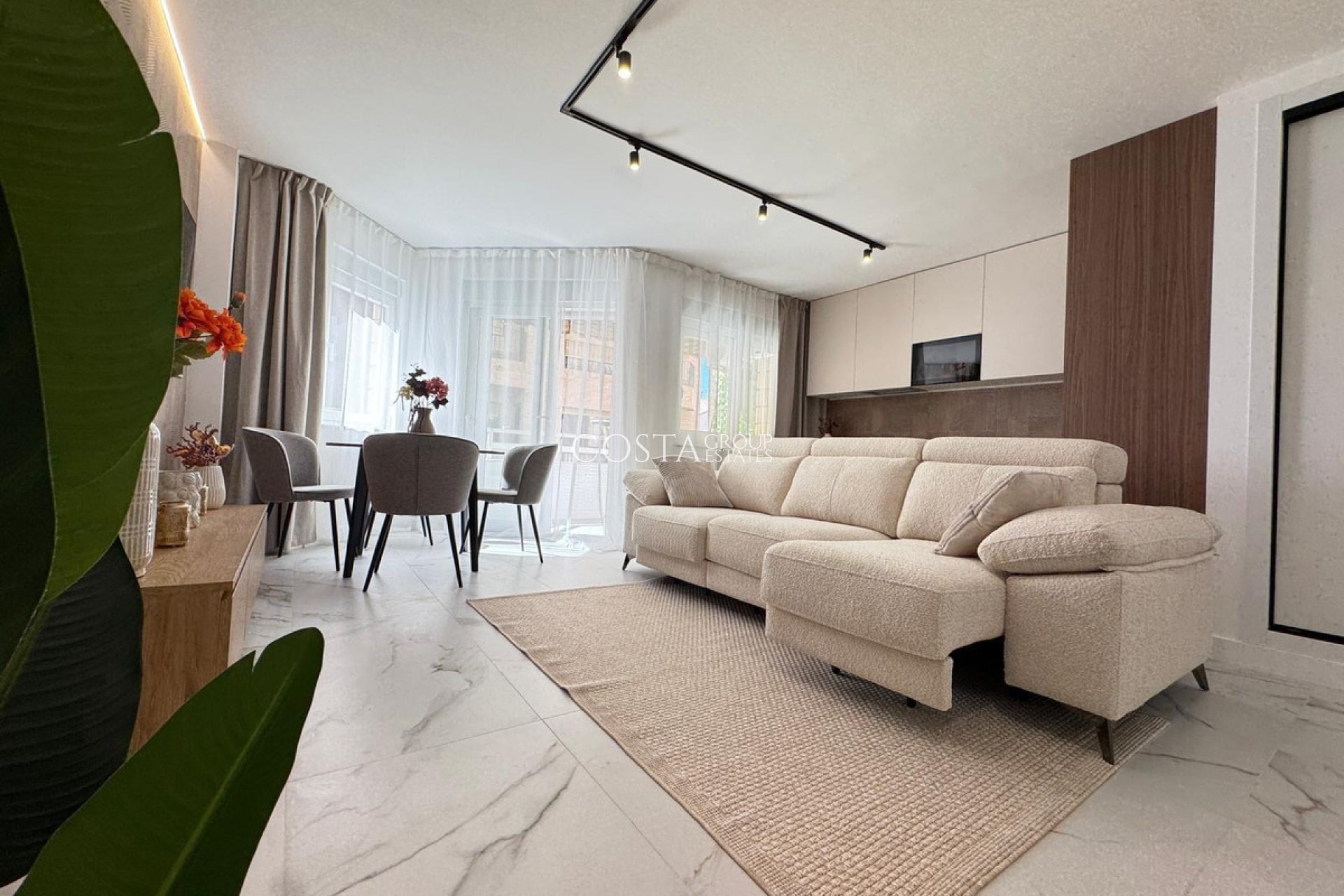 Odsprzedaż - Apartments -
Torrevieja - Torrevieja Centro