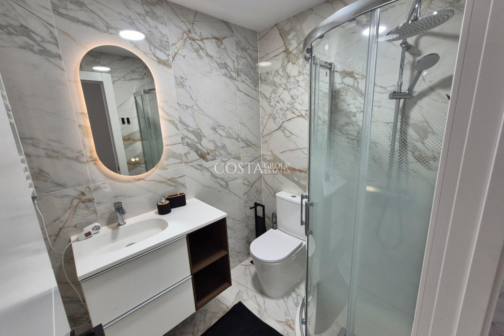 Odsprzedaż - Apartments -
Torrevieja - Torrevieja Centro