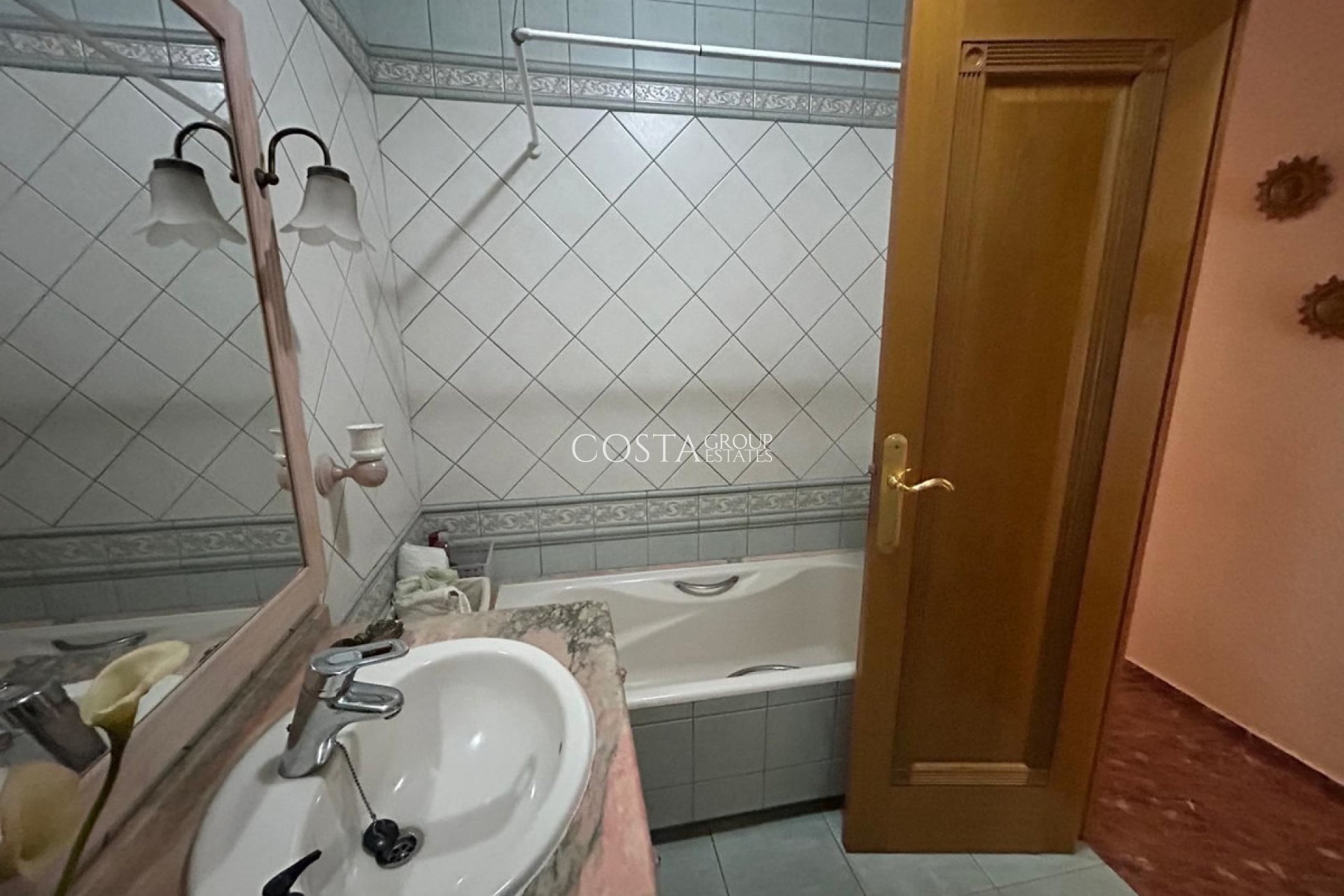 Odsprzedaż - Apartments -
Torrevieja - Torrevieja Centro