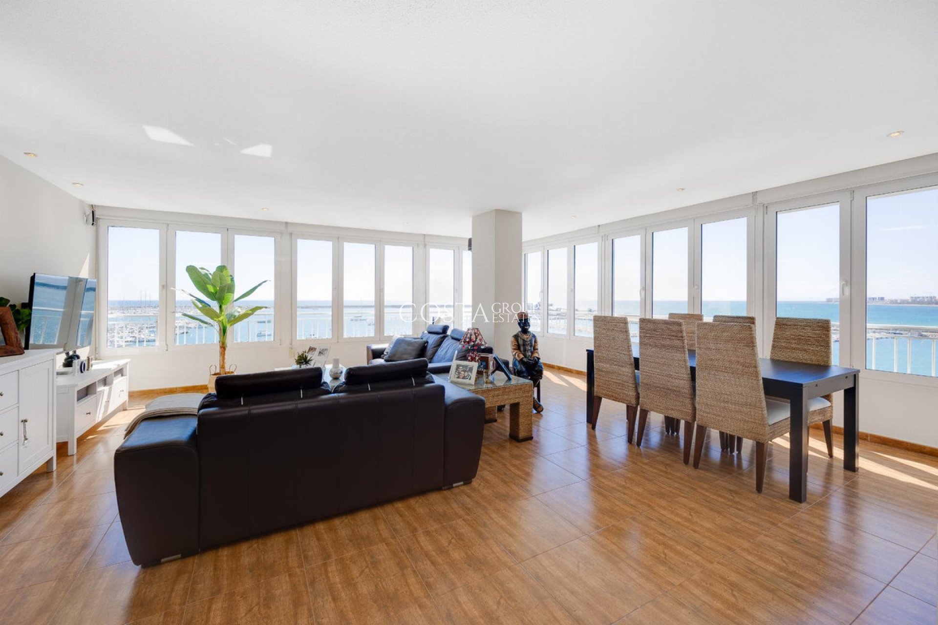 Odsprzedaż - Apartments -
Torrevieja - Torrevieja Centro