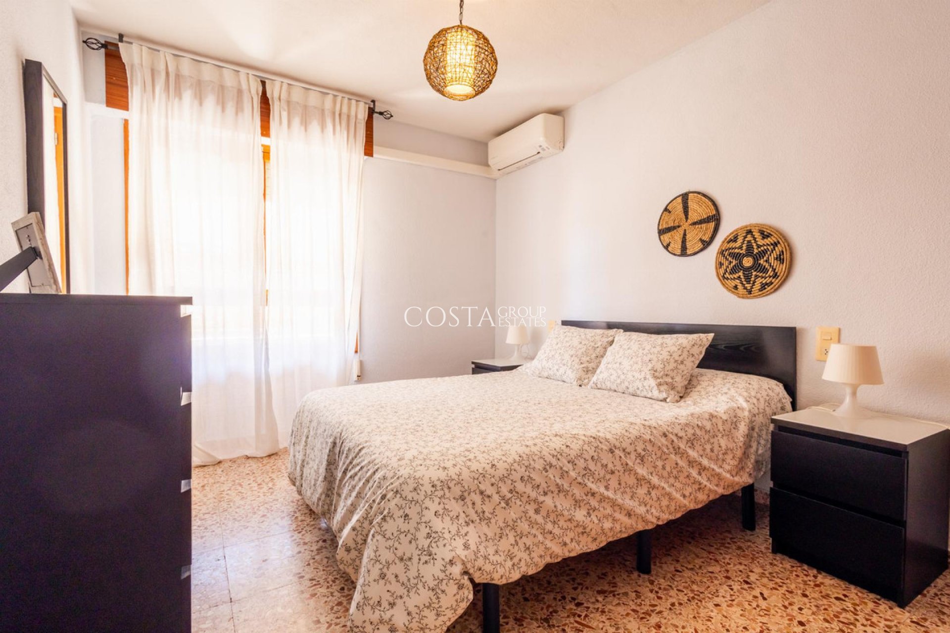 Odsprzedaż - Apartments -
Torrevieja - Torrevieja Centro