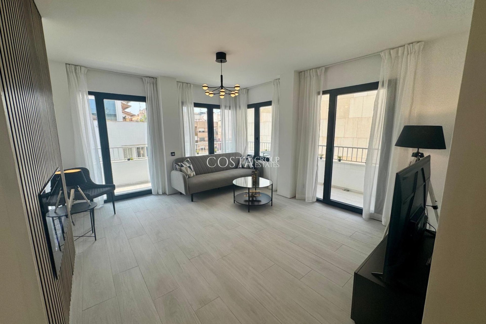 Odsprzedaż - Apartments -
Torrevieja - Torrevieja Centro