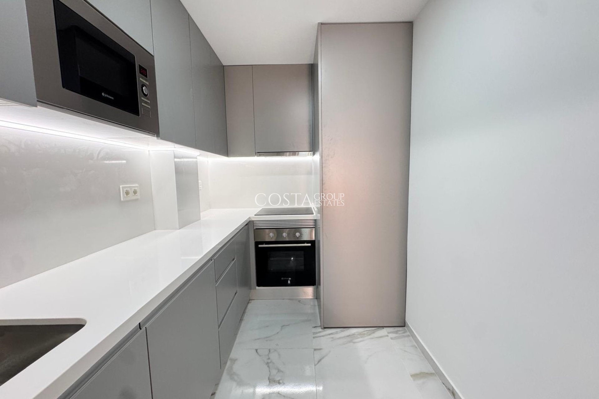 Odsprzedaż - Apartments -
Torrevieja - Torrevieja Centro