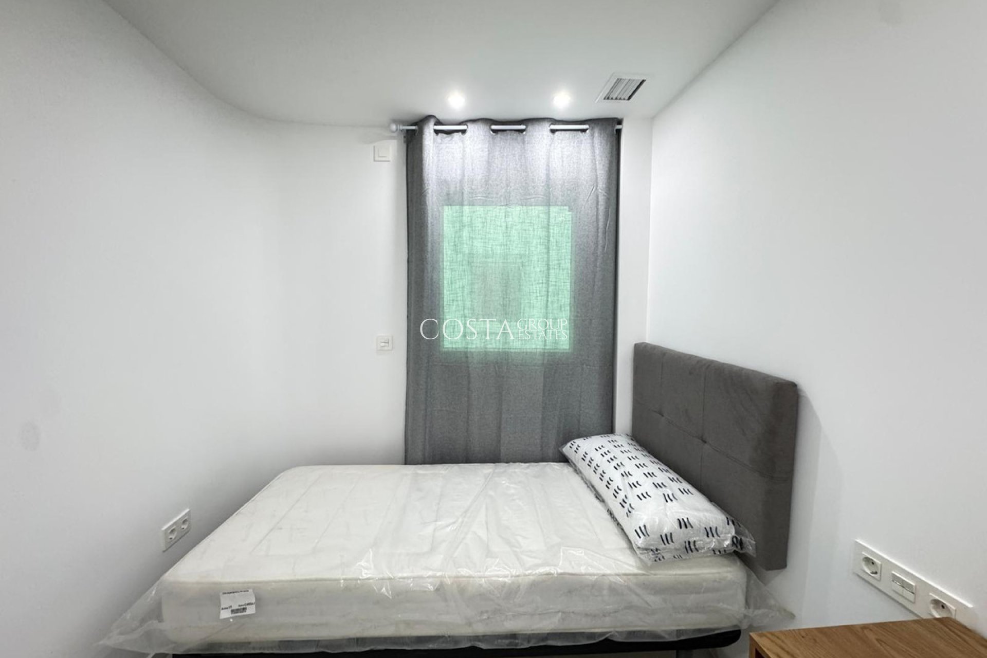 Odsprzedaż - Apartments -
Torrevieja - Torrevieja Centro