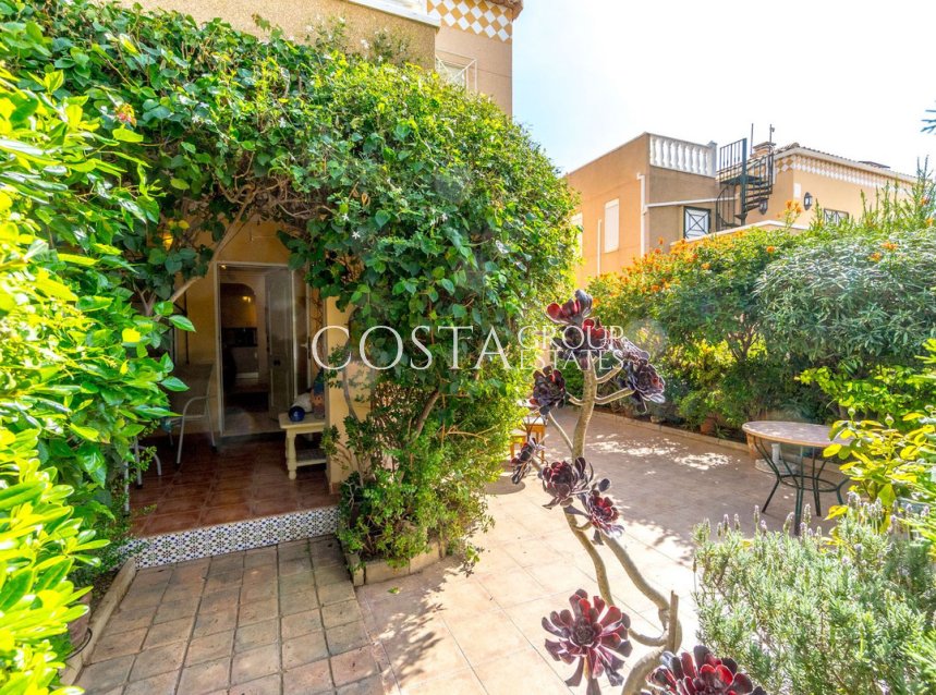 Odsprzedaż - Apartments -
Torrevieja - Torrevieja Centro