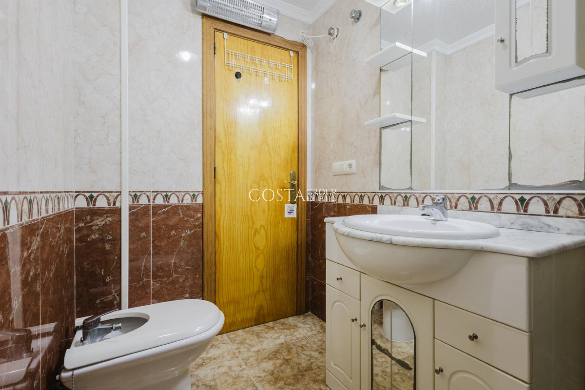 Odsprzedaż - Apartments -
Torrevieja - Torrevieja Centro