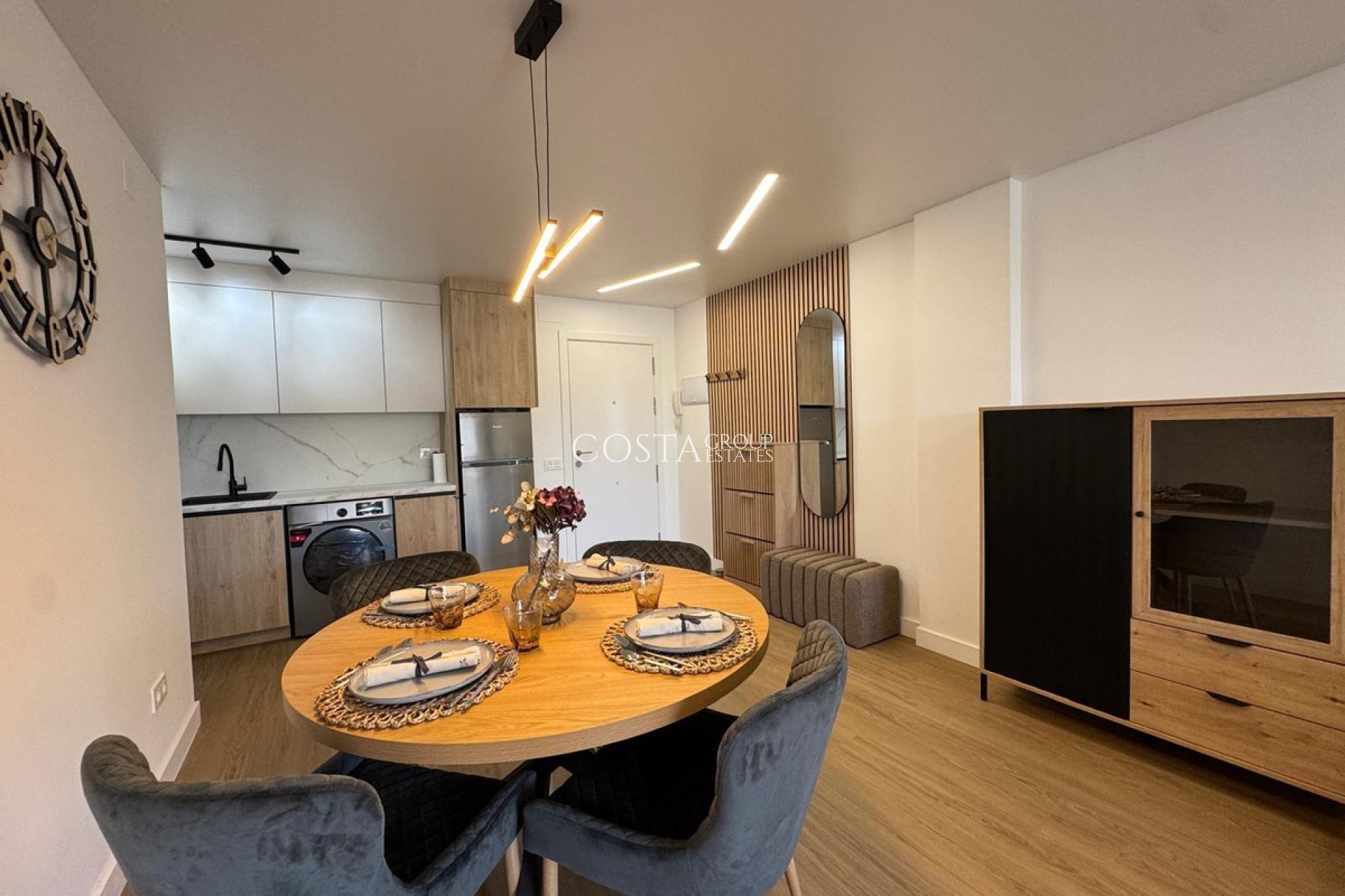 Odsprzedaż - Apartments -
Torrevieja - Torrevieja Centro