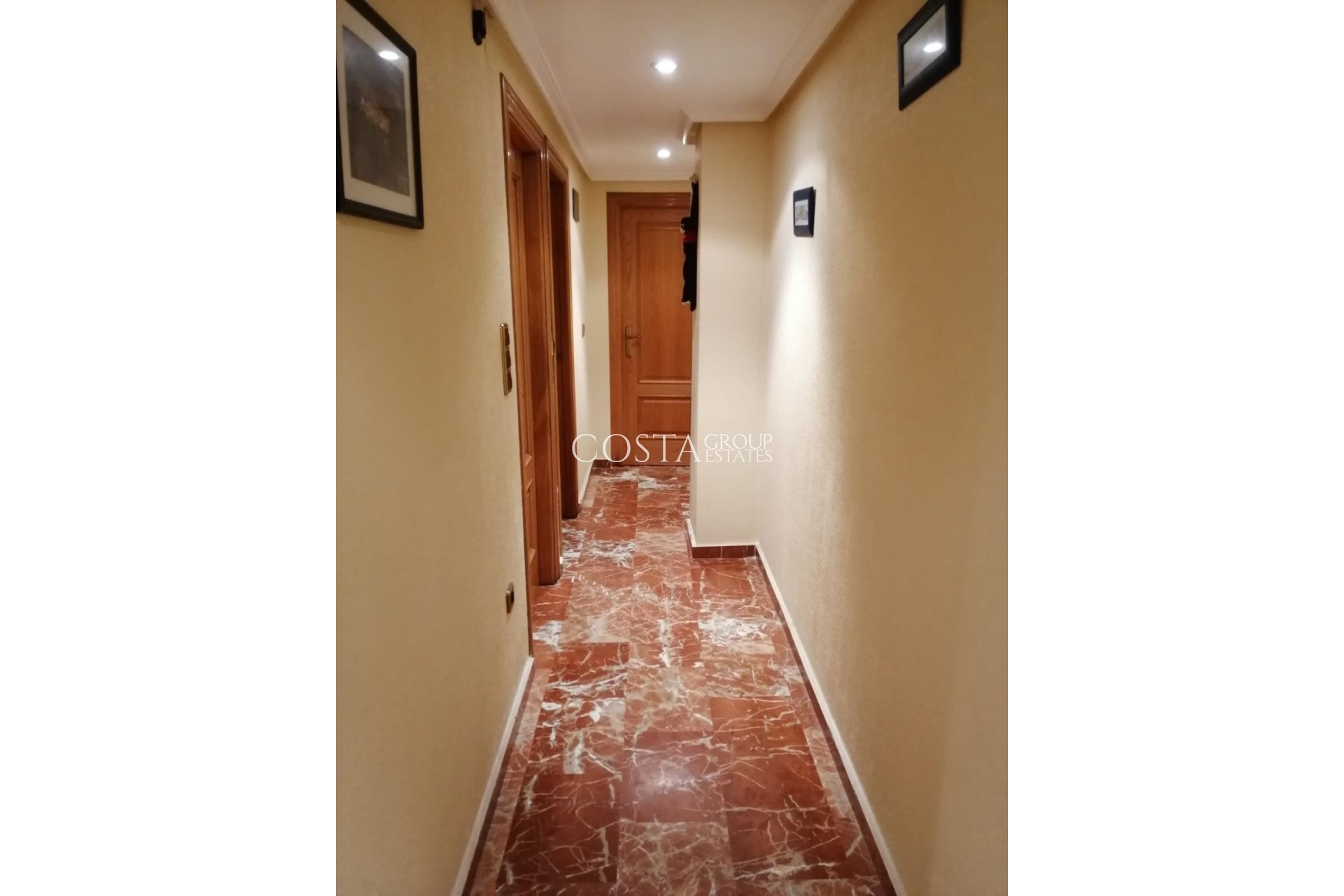 Odsprzedaż - Apartments -
Torrevieja - Torrevieja Centro