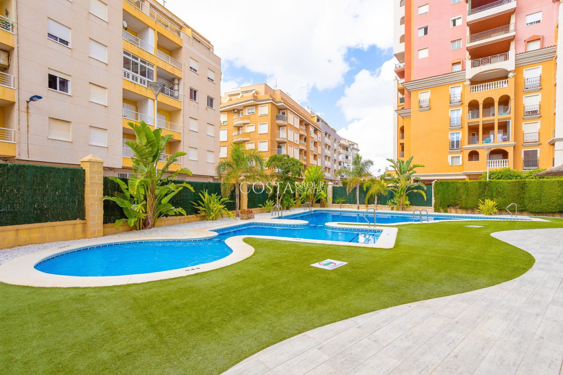 Odsprzedaż - Apartments -
Torrevieja - Torrevieja Centro