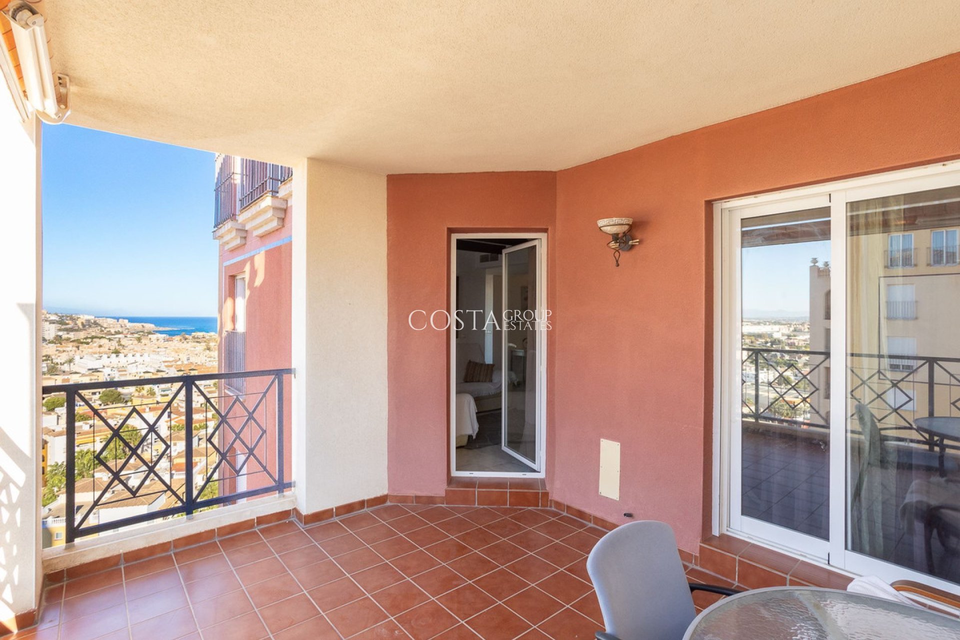 Odsprzedaż - Apartments -
Torrevieja - Torrevieja Centro