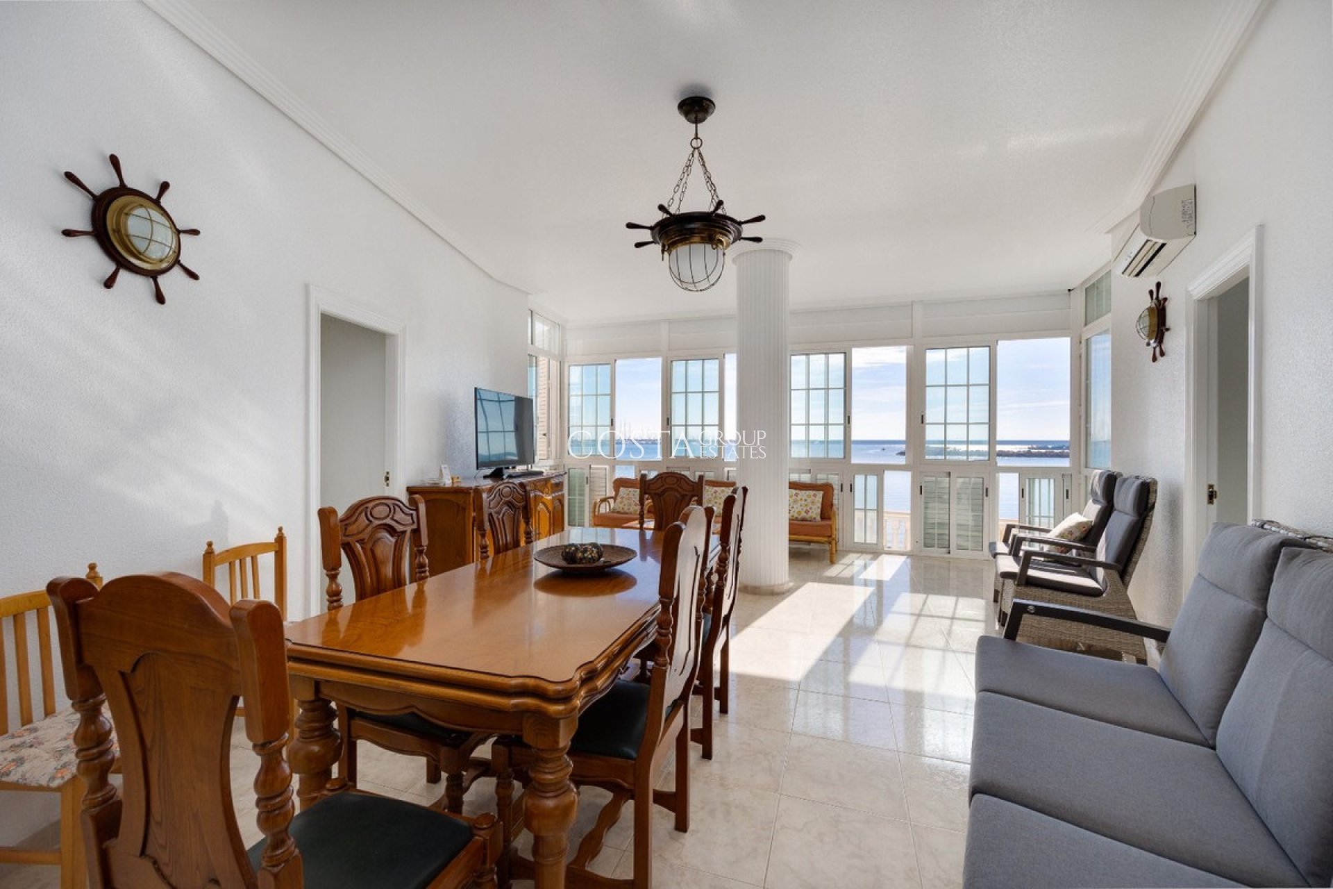 Odsprzedaż - Apartments -
Torrevieja - Torrevieja Centro