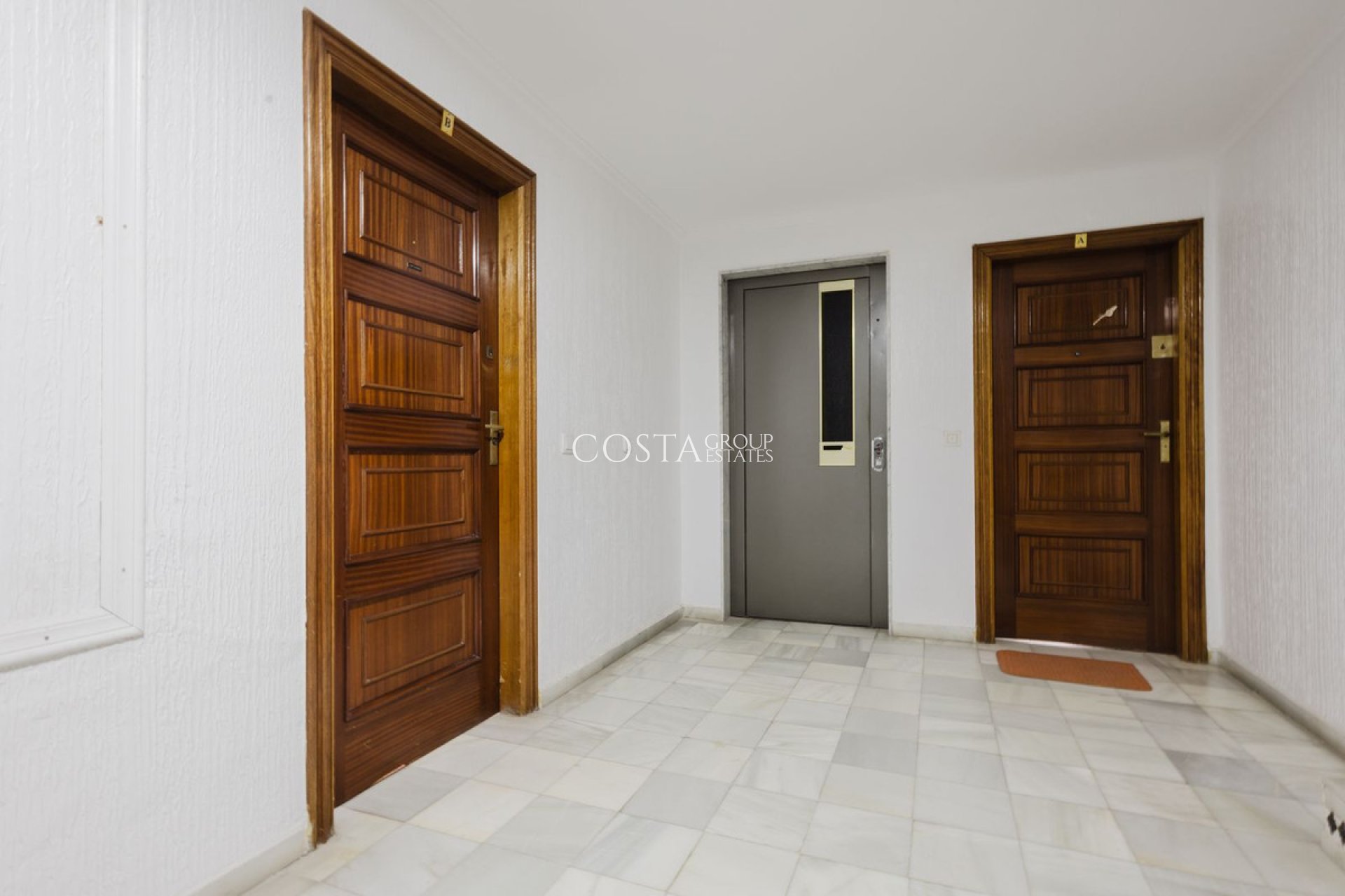 Odsprzedaż - Apartments -
Torrevieja - Torrevieja Centro