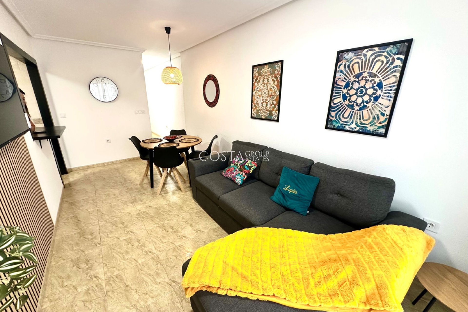 Odsprzedaż - Apartments -
Torrevieja - Torrevieja Centro