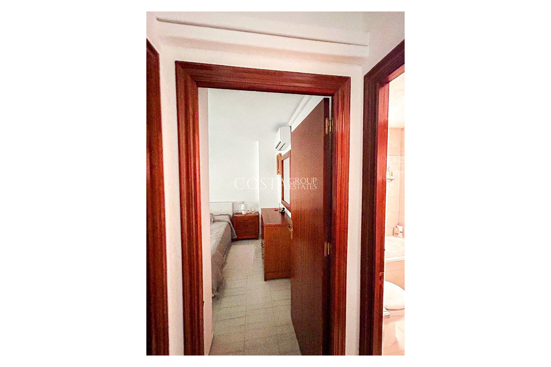 Odsprzedaż - Apartments -
Torrevieja - Torrevieja Centro