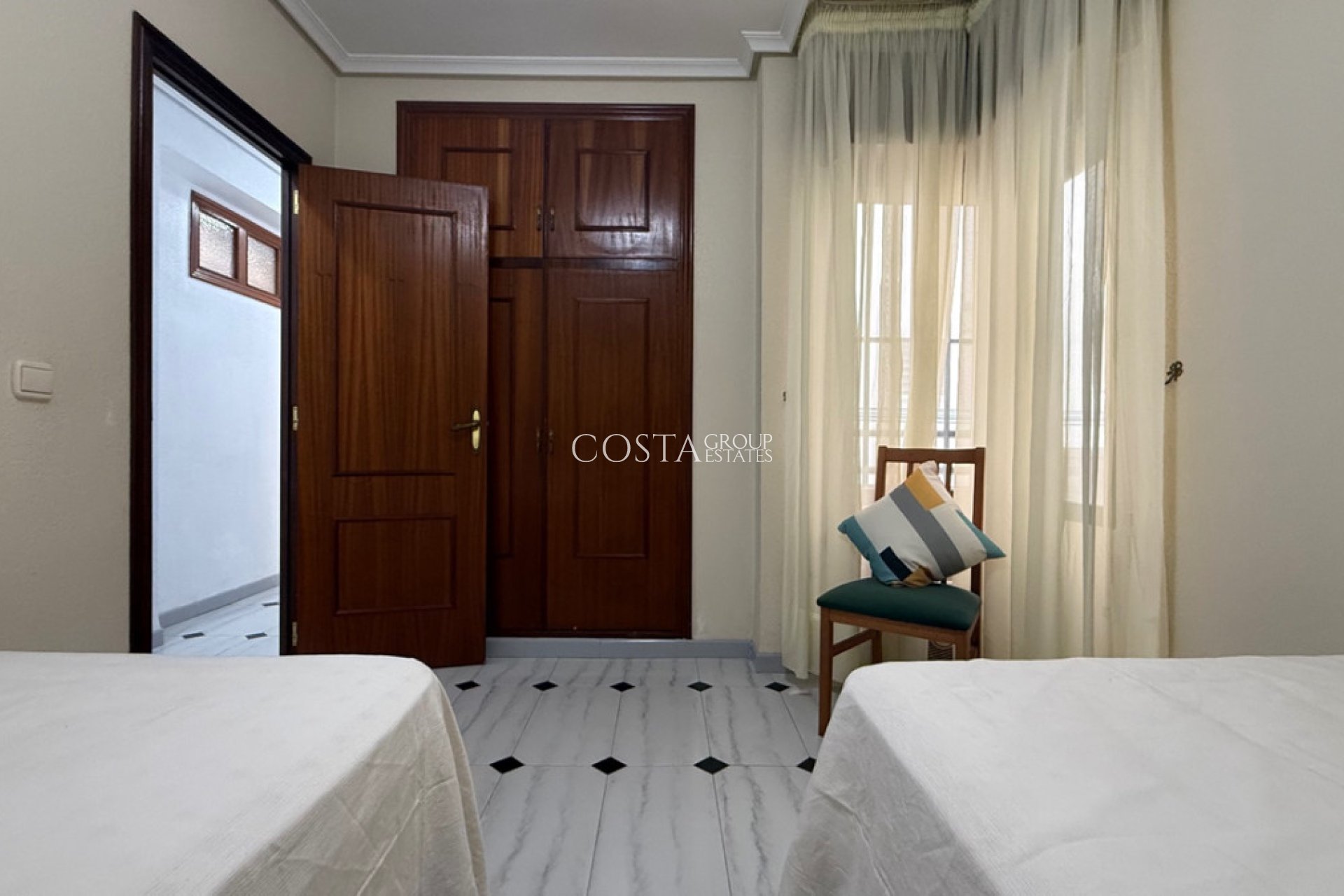 Odsprzedaż - Apartments -
Torrevieja