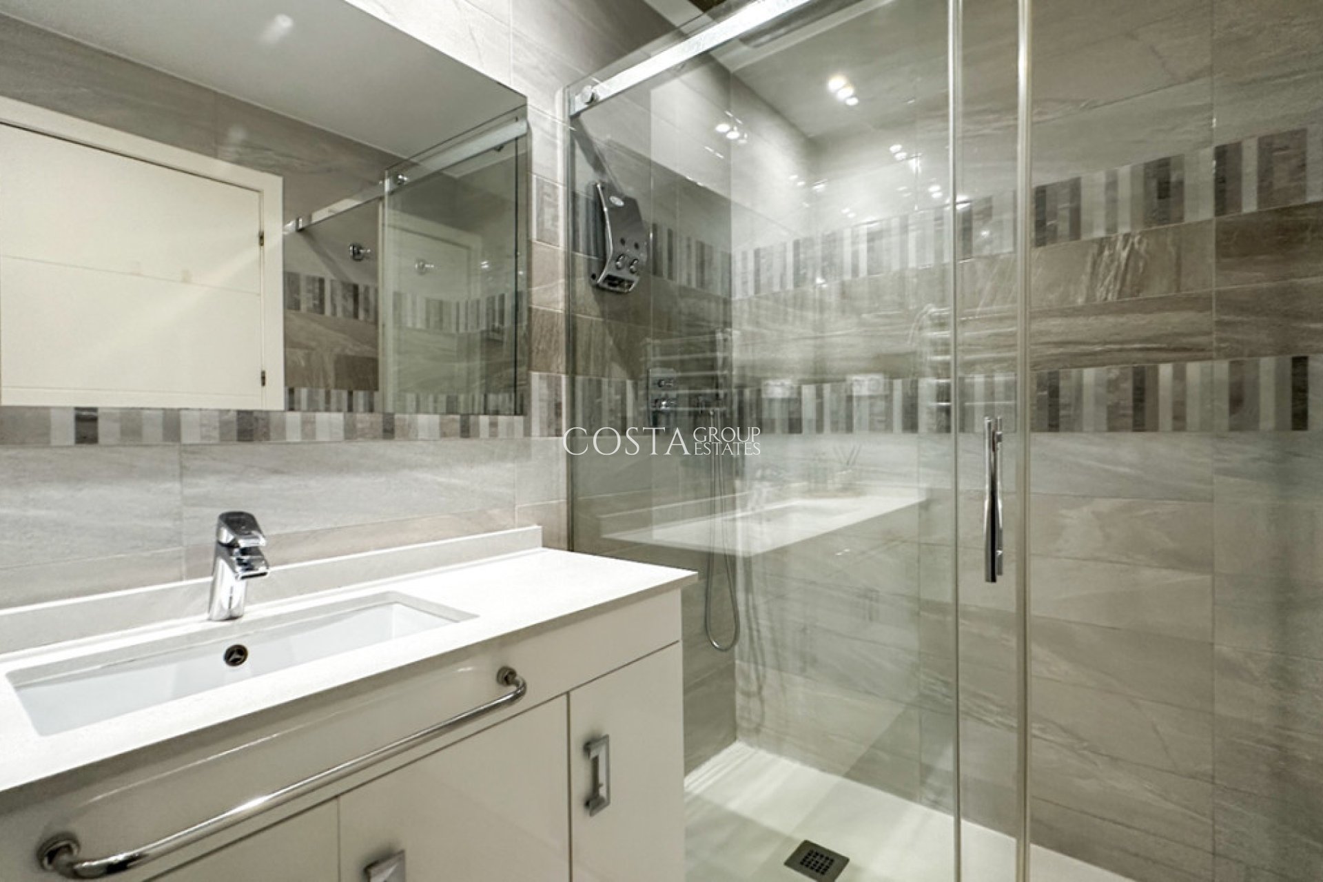 Odsprzedaż - Apartments -
Torrevieja