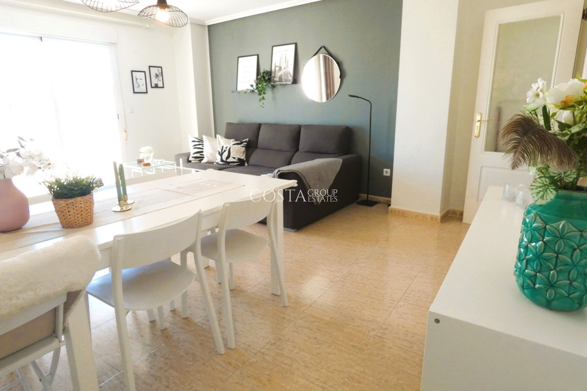 Odsprzedaż - Apartments -
Torrevieja